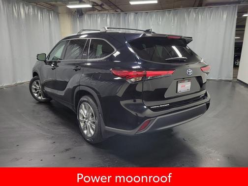 2022 Toyota Highlander Hybrid Limited