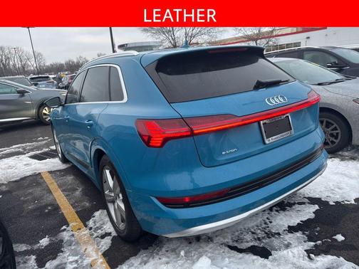 2019 Audi e-tron Premium Plus