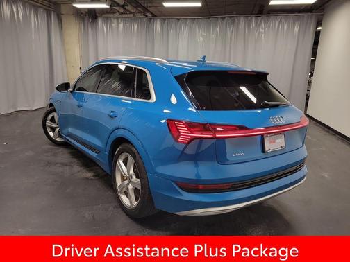 2019 Audi e-tron Premium Plus