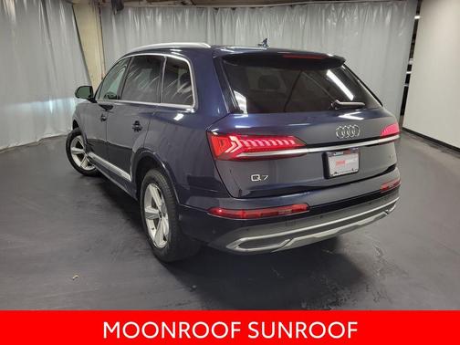 Waitomo Blue Metallic 2023 Audi Q7 45 Premium