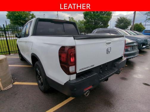 Platinum White Pearl 2022 Honda Ridgeline Black