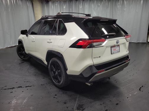 2020 Toyota RAV4 Hybrid SE