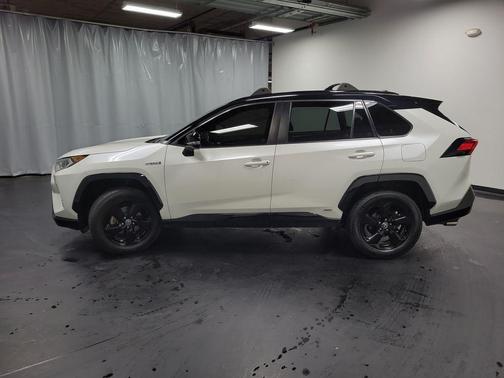 2020 Toyota RAV4 Hybrid SE