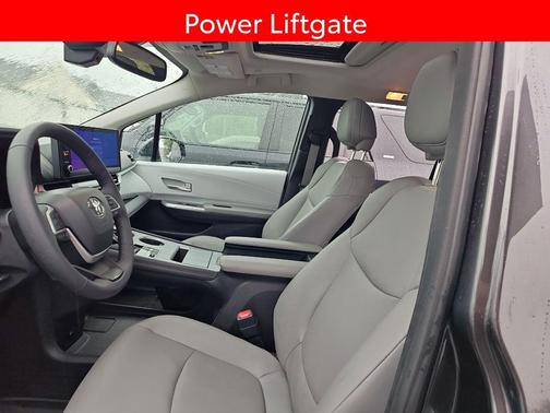 Magnetic Gray Metallic 2025 Toyota Sienna XLE