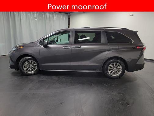 Magnetic Gray Metallic 2025 Toyota Sienna XLE