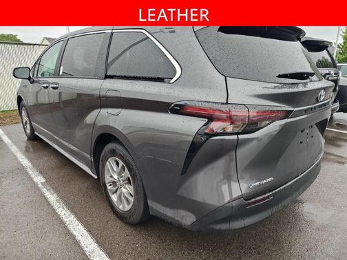 Magnetic Gray Metallic 2025 Toyota Sienna XLE