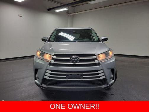 Celestial Silver Metallic 2019 Toyota Highlander XLE
