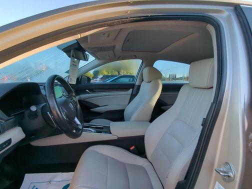2019 Honda Accord Touring 2.0T