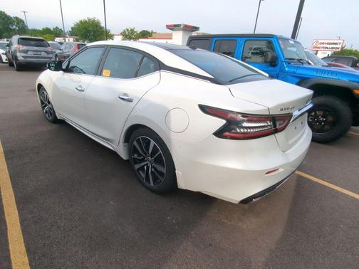 2023 Nissan Maxima SL