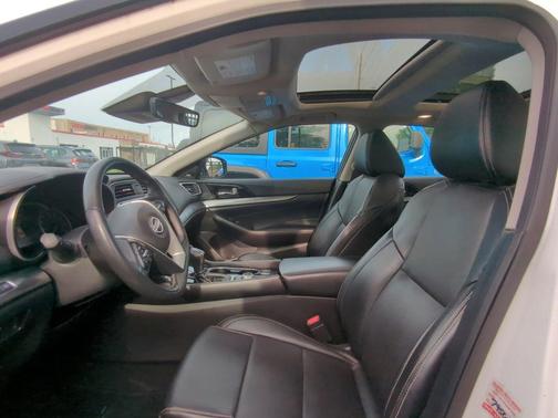 2023 Nissan Maxima SL