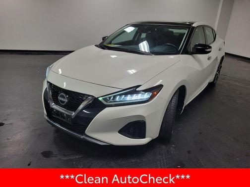 Pearl White TriCoat 2023 Nissan Maxima SL