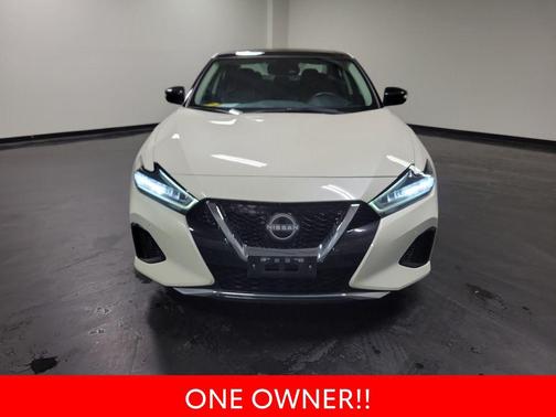 Pearl White TriCoat 2023 Nissan Maxima SL
