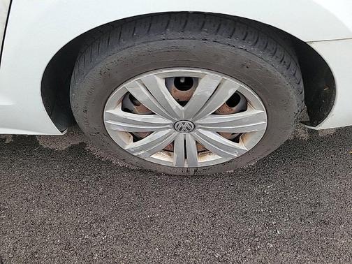 Pure White 2017 Volkswagen Jetta 1.4T S
