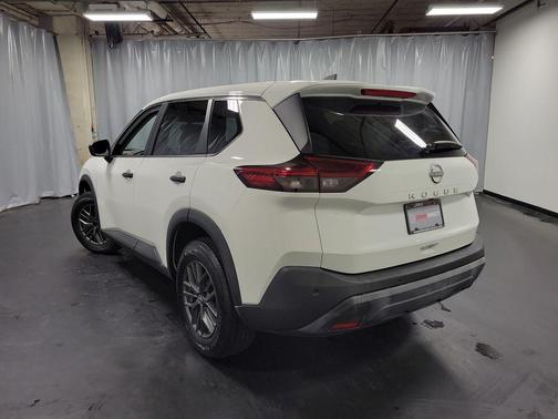 Glacier White 2022 Nissan Rogue S