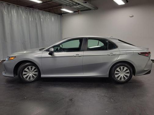 2024 Toyota Camry Hybrid LE