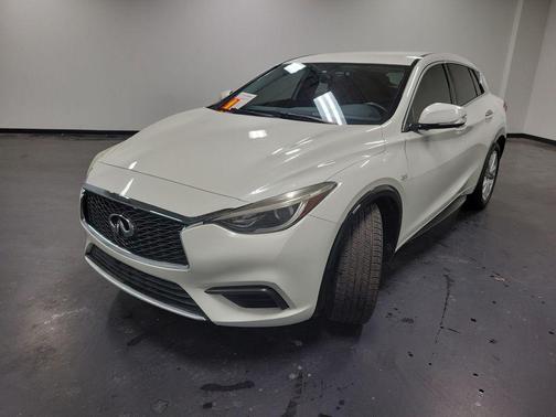 2018 INFINITI QX30 Luxury