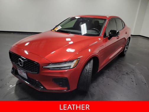 2021 Volvo S60 Recharge Plug-In Hybrid T8 R-Design Expression