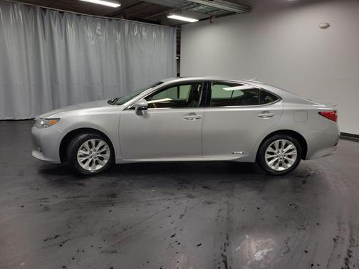 2014 Lexus ES 300h Base