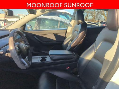 2022 Tesla Model Y Long Range Dual Motor All-Wheel Drive