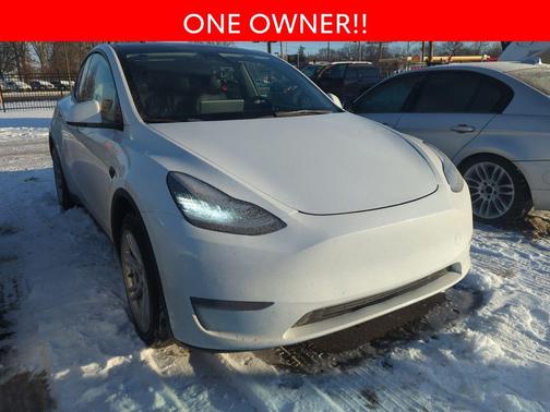 2022 Tesla Model Y Long Range Dual Motor All-Wheel Drive