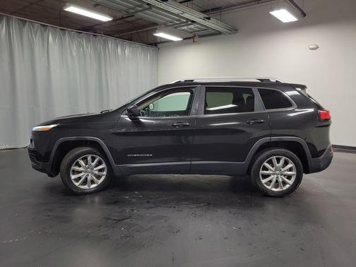 Brilliant Black Crystal Pearlcoat 2016 Jeep Cherokee Limited