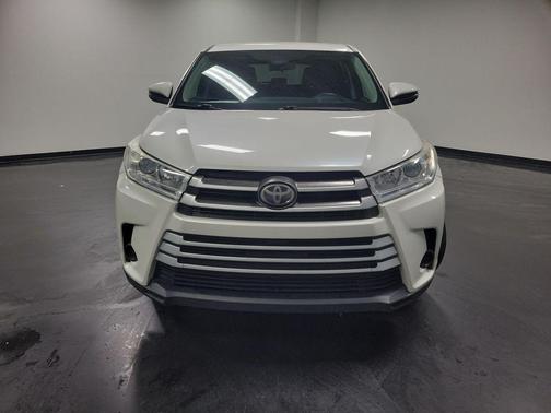 2017 Toyota Highlander LE I4