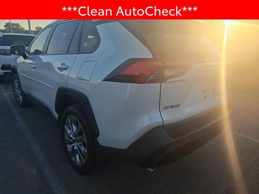 Wind Chill Pearl 2023 Toyota RAV4 XLE Premium