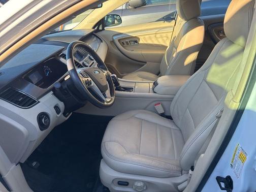 2015 Ford Taurus SEL