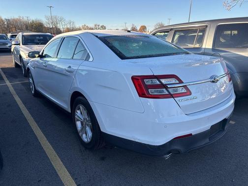 2015 Ford Taurus SEL