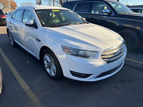2015 Ford Taurus SEL