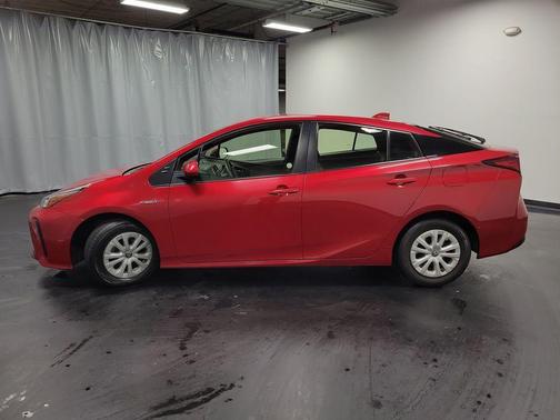 2022 Toyota Prius LE