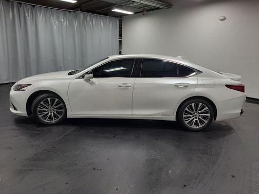 2019 Lexus ES 300h Base