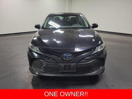Midnight Black Metallic 2018 Toyota Camry Hybrid LE