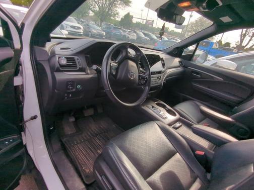 Platinum White Pearl 2021 Honda Passport 2WD EX-L