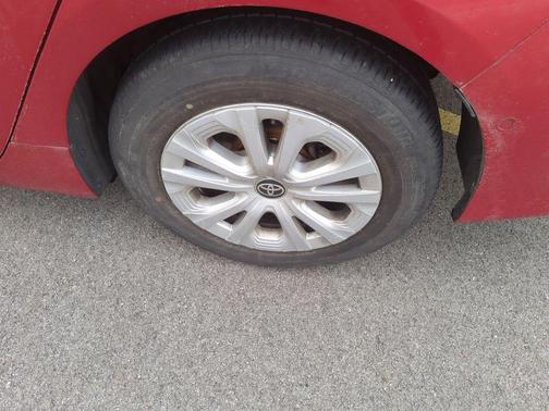 2022 Toyota Prius LE