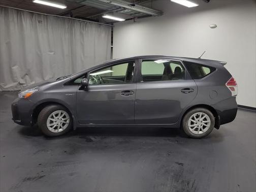 2016 Toyota Prius v Two