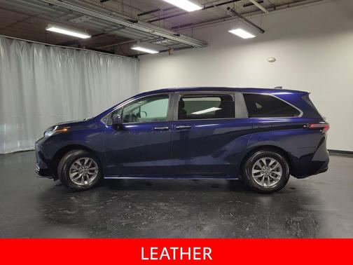 2023 Toyota Sienna XLE