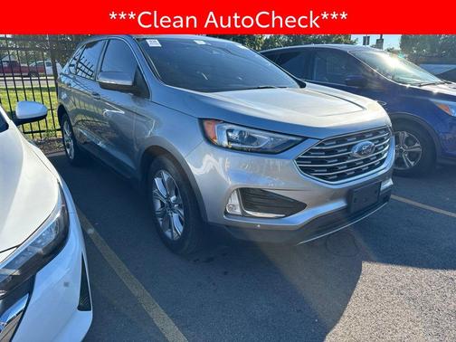 Silver Metallic 2022 Ford Edge Titanium
