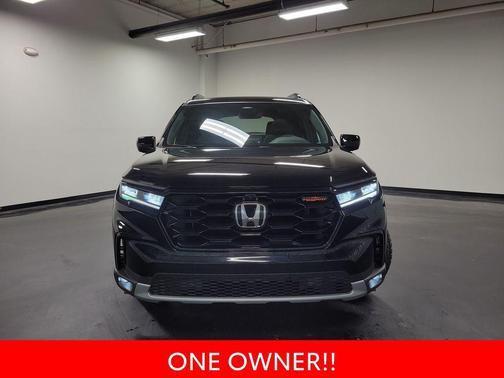 Crystal Black Pearl 2025 Honda Pilot TrailSport