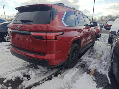 2024 Toyota Sequoia SR5