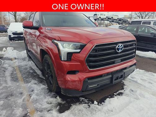 2024 Toyota Sequoia SR5