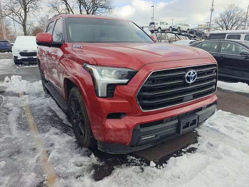 2024 Toyota Sequoia SR5