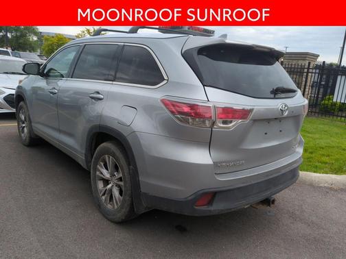 Silver Sky Metallic 2015 Toyota Highlander XLE