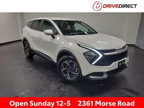 Snow White Pearl 2023 Kia Sportage LX