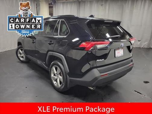 2021 Toyota RAV4 Hybrid XLE Premium