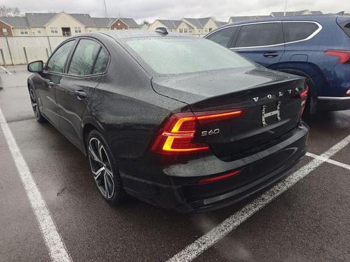 2023 Volvo S60 B5 Core Dark Theme