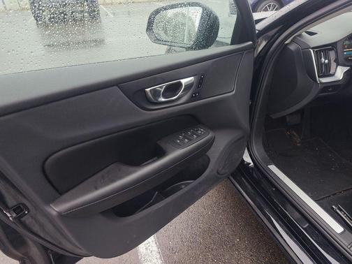 2023 Volvo S60 B5 Core Dark Theme