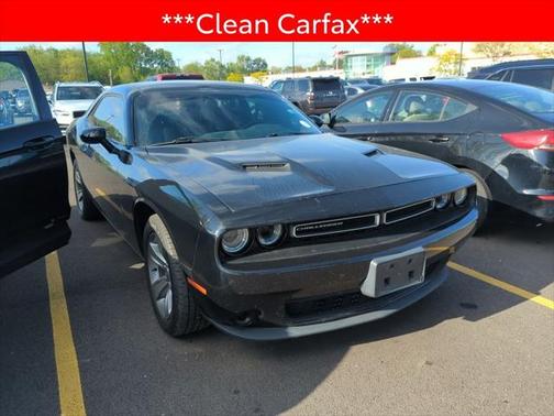 2016 Dodge Challenger SXT
