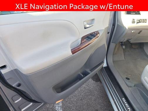 Silver Sky Metallic 2014 Toyota Sienna XLE