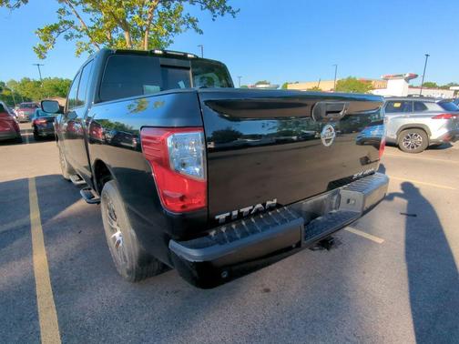 Super Black 2021 Nissan Titan SV